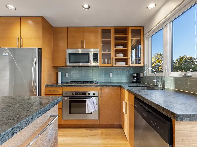 1540 Haro St #301 — Photo 8