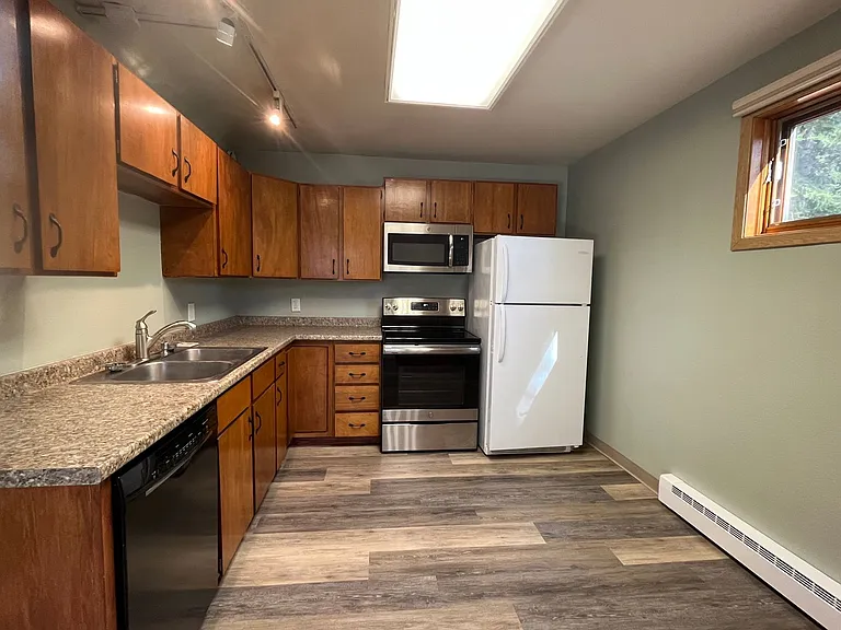 560 Wigwam Way — Photo 6