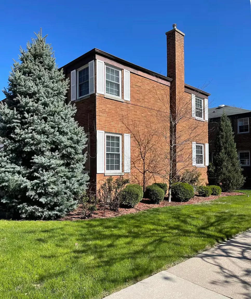 2 bed, 1.5 bath, 1400 sqft, $4,300 — Photo 2