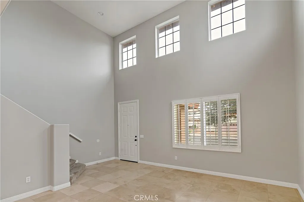 3 bed, 2.5 bath, 2365 sqft, $3,995 — Photo 4
