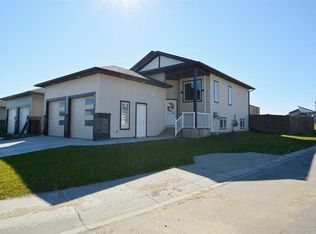 9029 N 80a Ave, Grande Prairie, AB T8X0P1