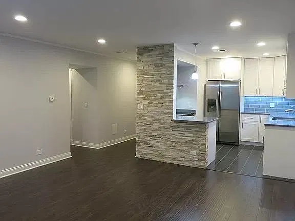 2 bed, 980 sqft, $1,890 — Photo 3