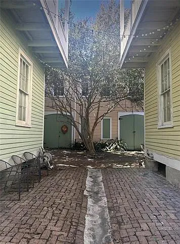 1320 Saint Mary St — Photo 16