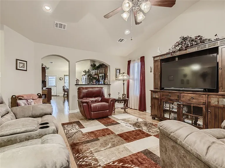 1807 Colorado Bend Dr — Photo 6