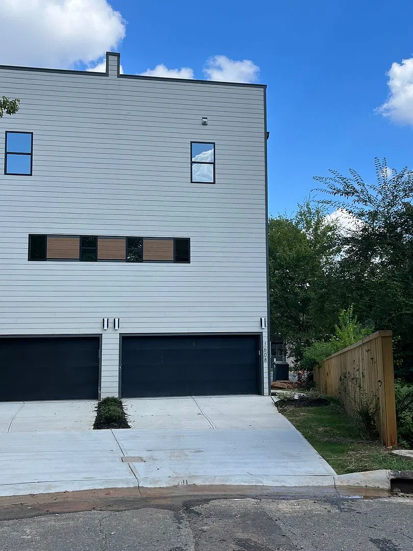 Coming Soon-Great Townhouse Minutes from Optimist Hall & NODA — Photo 1