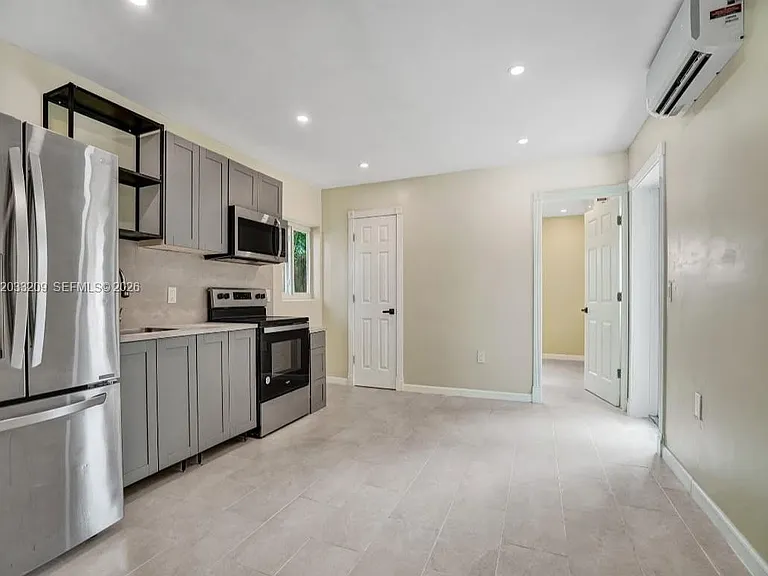 2442 Garfield St #4 — Photo 2