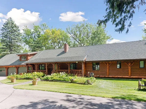 2245 Cottonwood Lake Dr, Windom, MN 56101