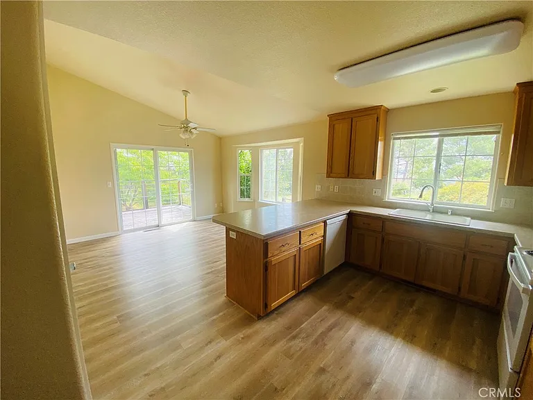 16506 Ridgecrest Ct — Photo 7