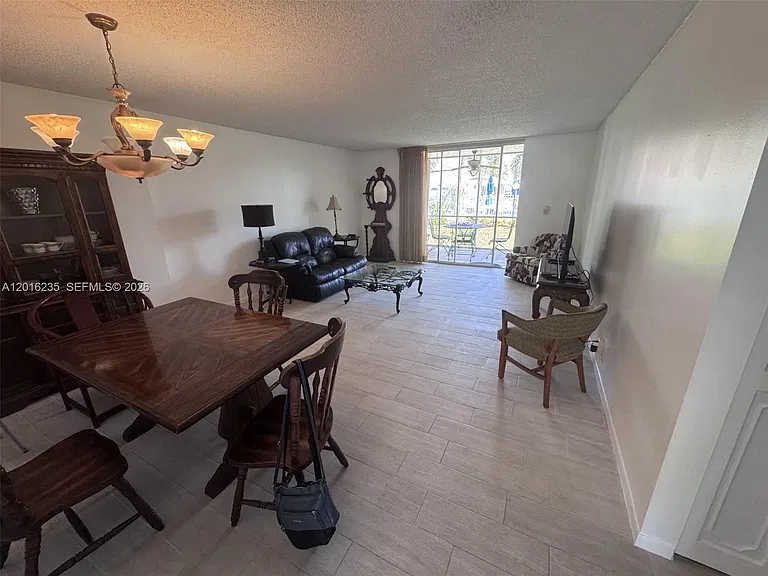 1025 SE 3rd Ave #102 — Photo 24