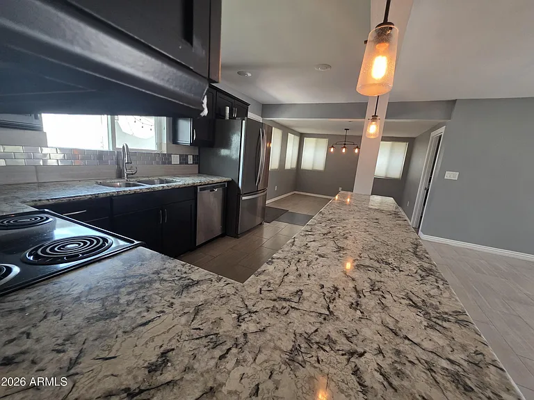 1812 E Whitton Ave — Photo 17