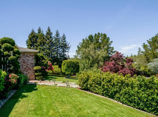 980 Woodland Dr, Hillsborough, CA
