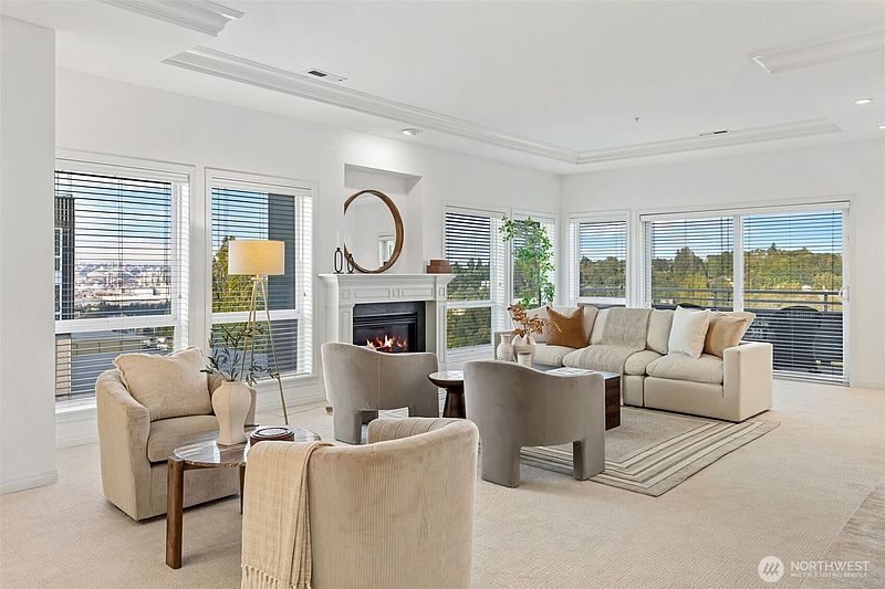 5th image of 3112 SW Avalon Way #501
