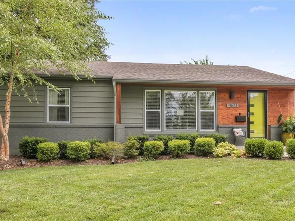 4631 W 61st St, Fairway, KS 66205