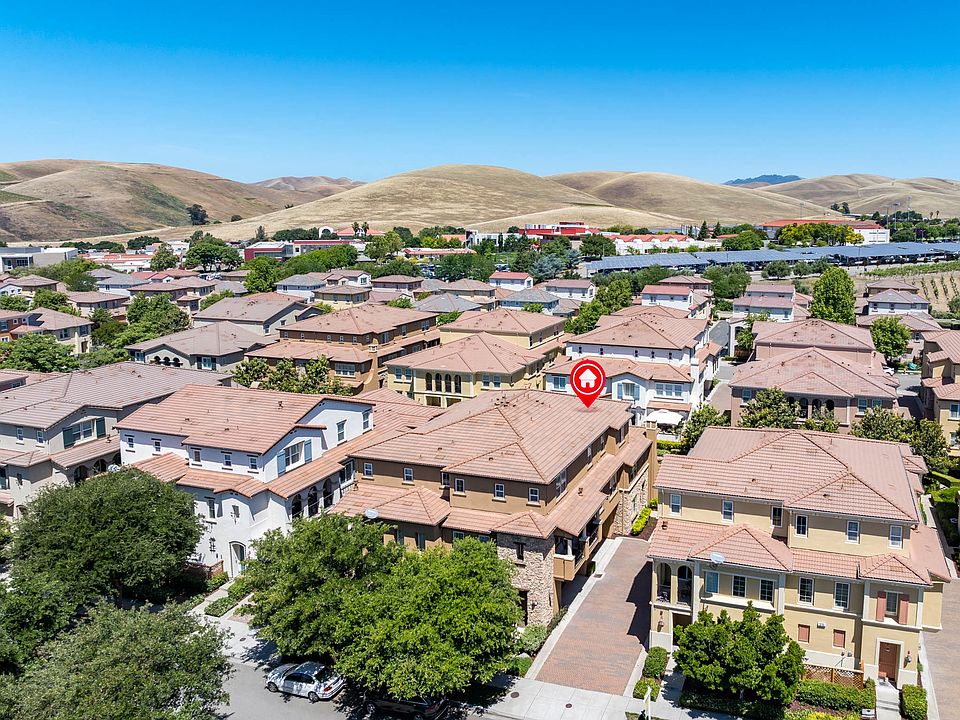 1st image of 564 Heligan Ln Unit 3