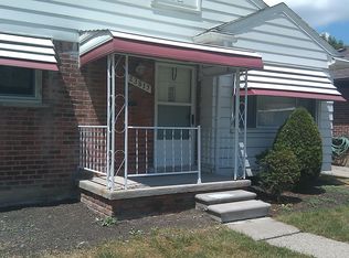 23817 Scotia Rd, Oak Park, MI 48237