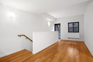 Building Photo 4