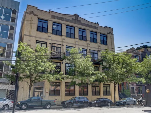 1521 W Haddon Ave APT 2C, Chicago, IL 60642