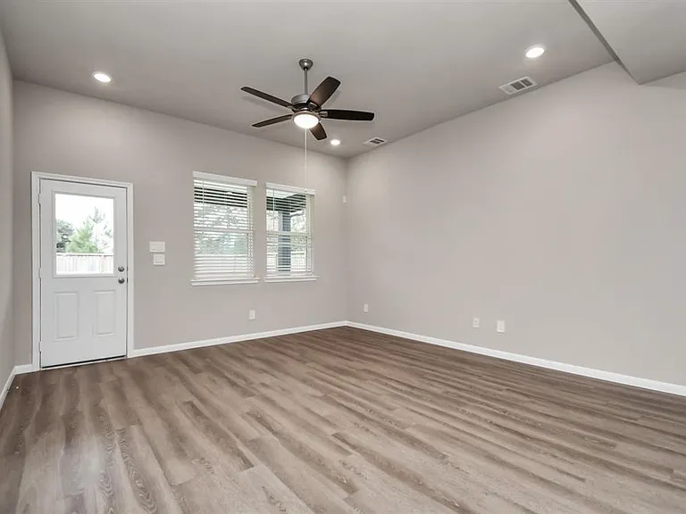 5810 Linda Cove Ln — Photo 14