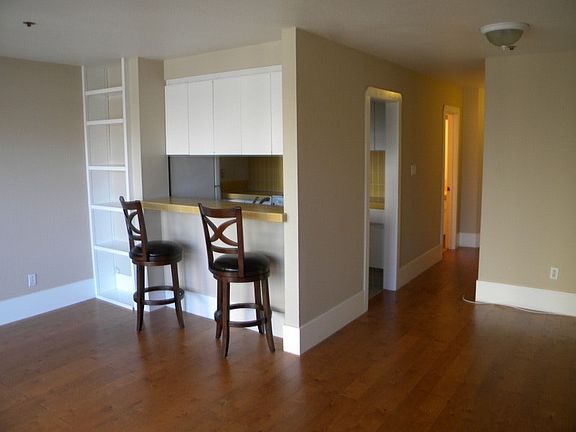 4th image of 1818 Broadway St APT 101