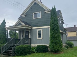 204 8th St, Fond Du Lac, WI 54935