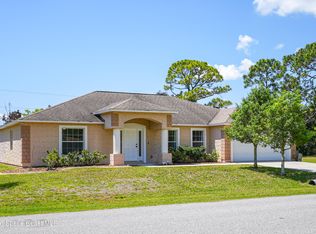 550 Brickell St SE, Palm Bay, FL 32909