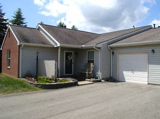 203 Brookstone Ct, Butler, PA 16001