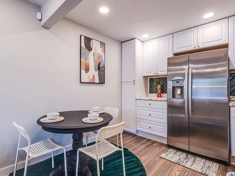 S Royal Crest Cir — Photo 12