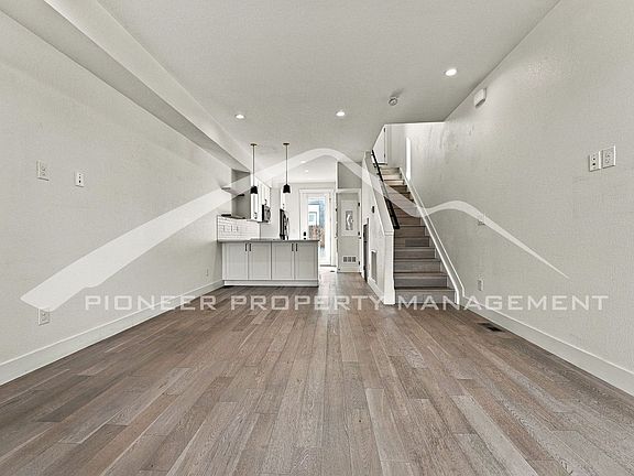 2nd image of 4767 Shoshone St