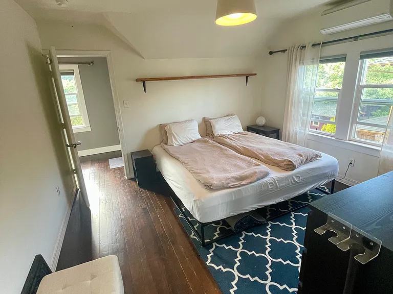 Upstairs primary bedroom