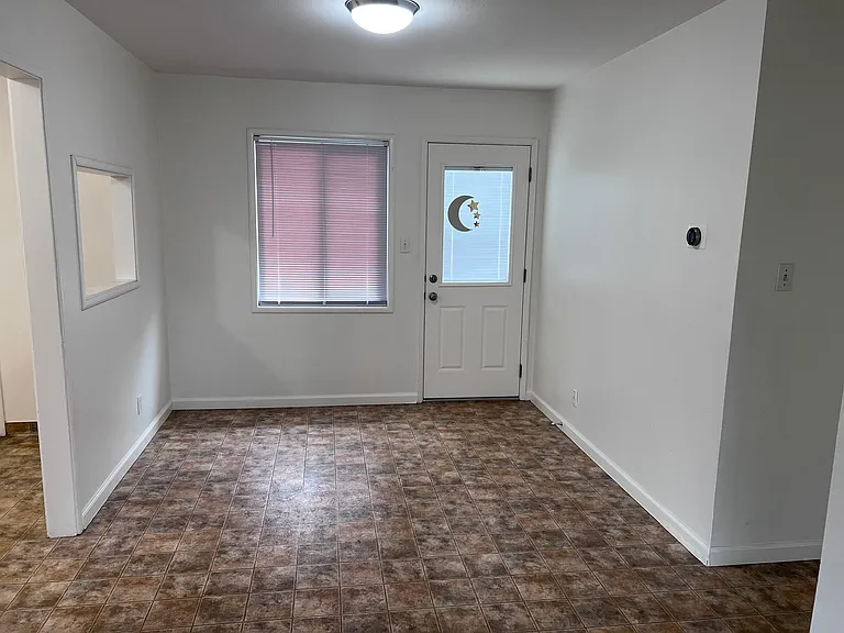 383 Shirley Ave — Photo 6