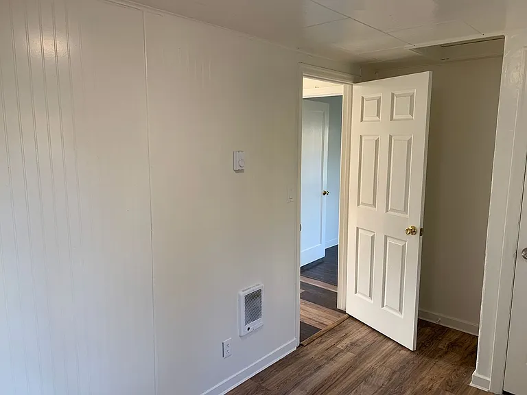 128 NE Baker St — Photo 12