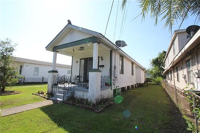 1st image of 2550 Gladiolus St