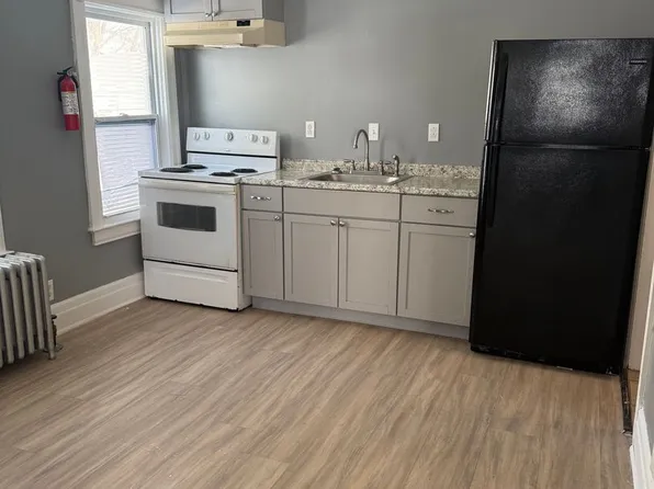 Spencer, 209 Spencer St, Rochester, NY 14608