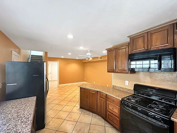 4th image of 2115 Montclair St Unit B