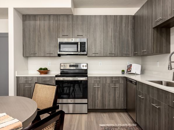 Black Ridge Townhomes | 940 S Capaldi Dr, Saint George, UT