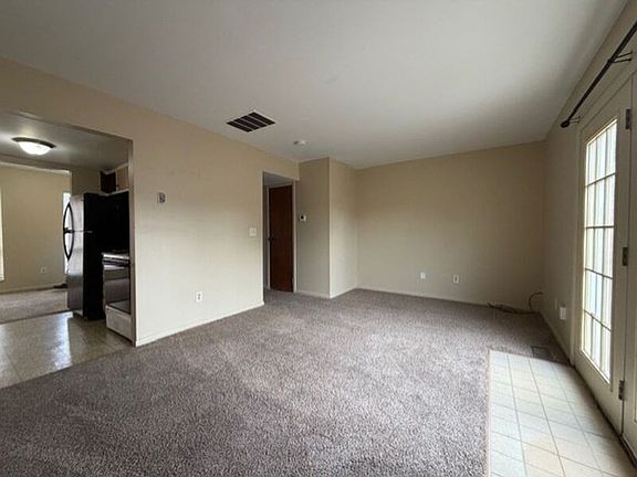 3rd image of 6881-6887 Emerald Ave Unit 6883