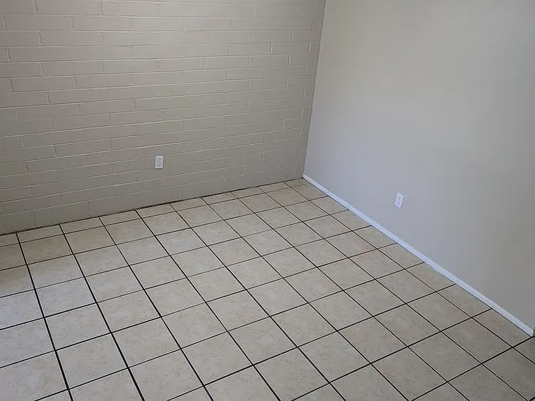Villa Del Rey Apartment Homes — Photo 13