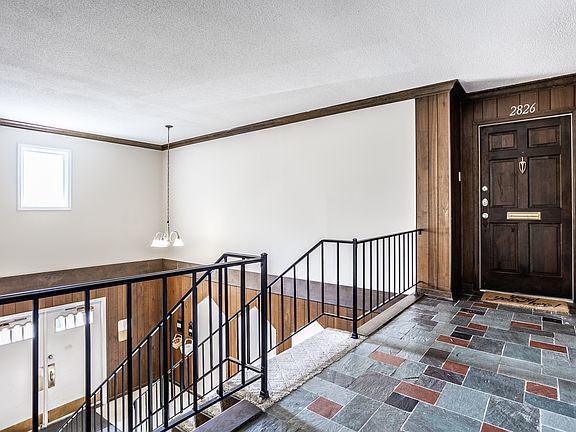 5th image of 2826 Lake Forest Dr