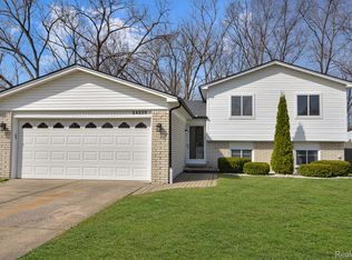 34339 Daventry Ct, Sterling Heights, MI 48312