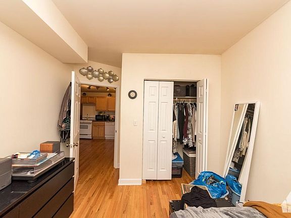 5th image of 1538 N Milwaukee Ave #1424