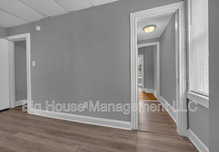 339 E 25th St #3 — Photo 14