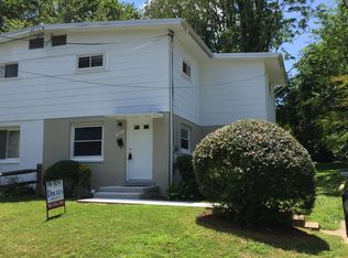 10717 Maple St, Fairfax, VA 22030