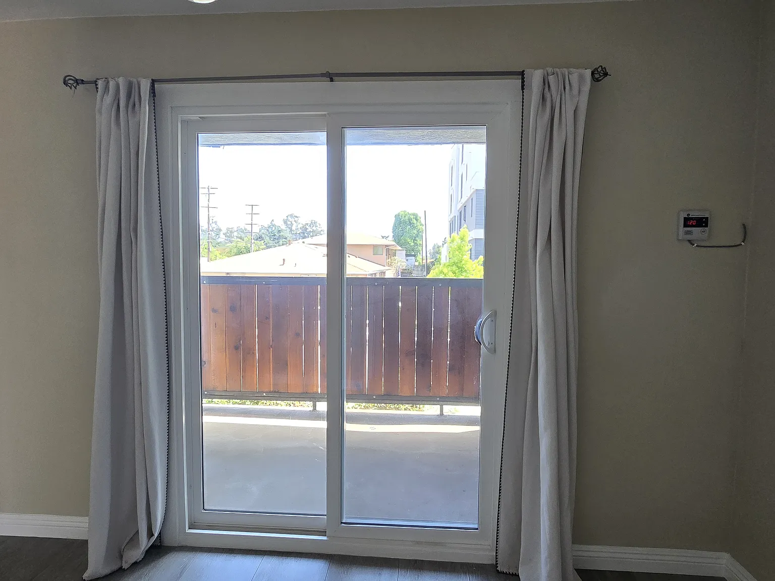 3 bed, 1200 sqft, $3,150 — Photo 4