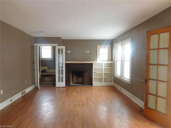 3rd image of 277 Rockwood Dr