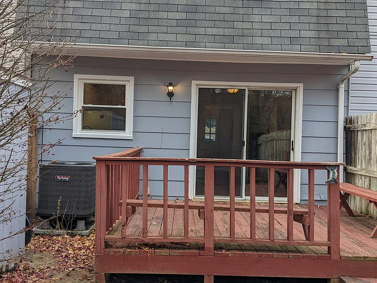 1932 Abbey Ln — Photo 11