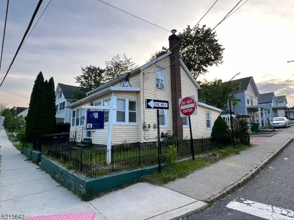 10 Madison St, Newton Town, NJ 07860