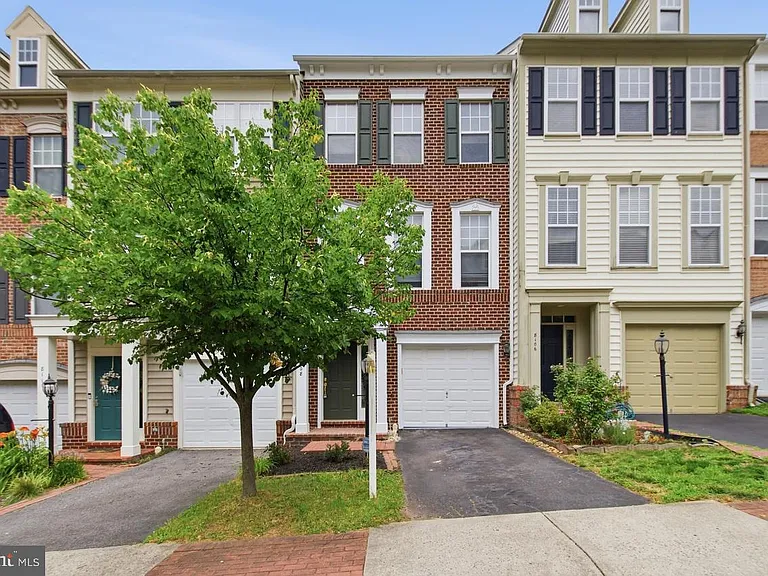8108 Dove Cottage Ct — Photo 2