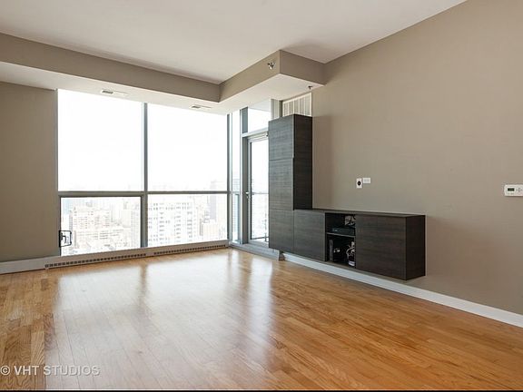 2nd image of 303 W Ohio St #2909