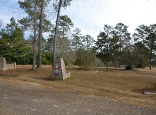 1004 Oakleigh Dr, Summit, MS 39666