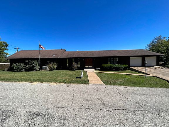 3rd image of 580 N 9th Street